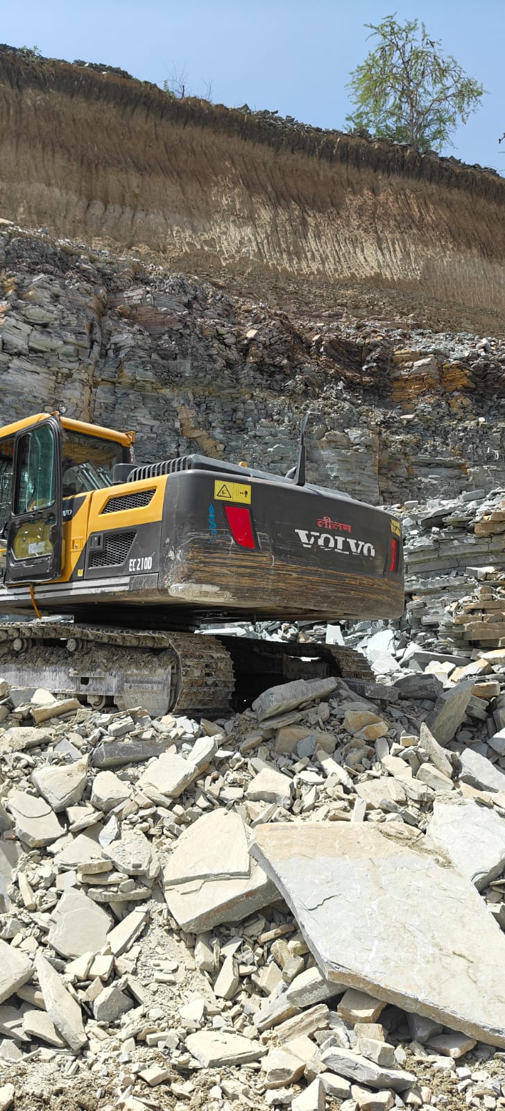 VOLVO EXCAVATOR EC210D 2022