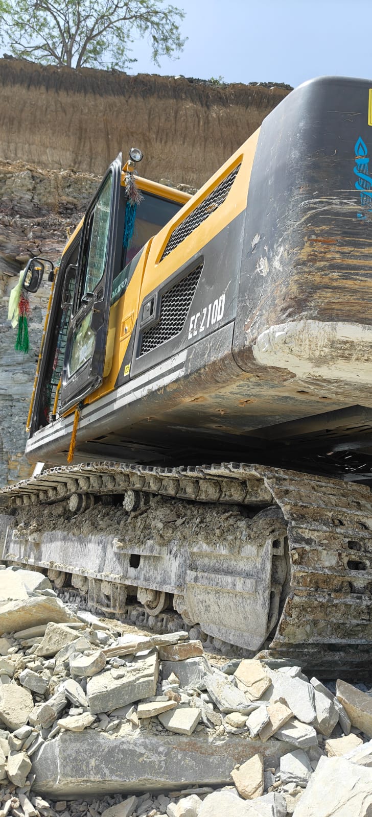 VOLVO EXCAVATOR EC210D 2022