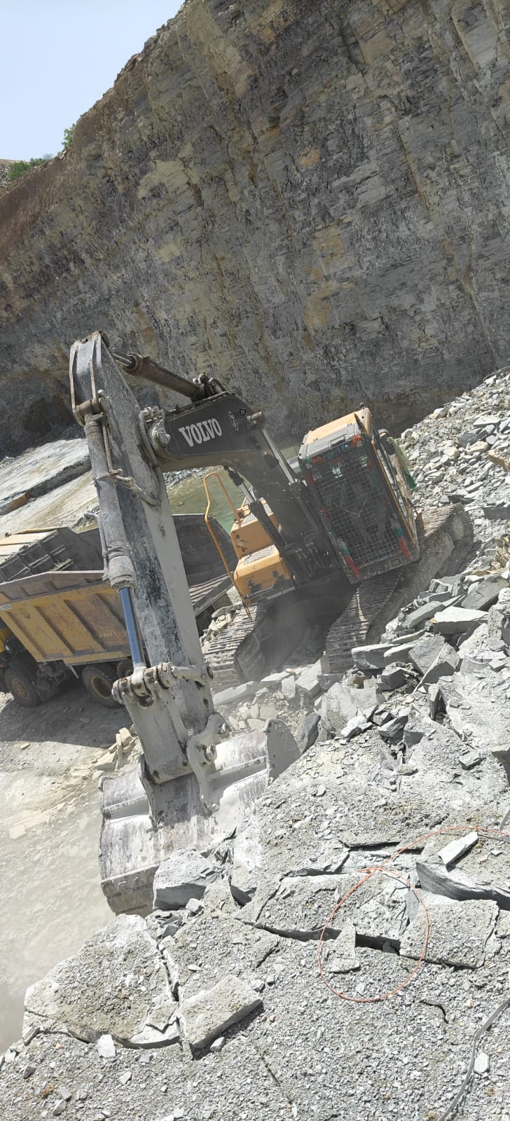 VOLVO EXCAVATOR EC210D 2022