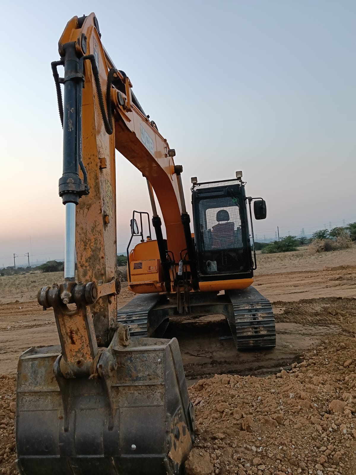 JCB EXCAVATOR JS150 2022