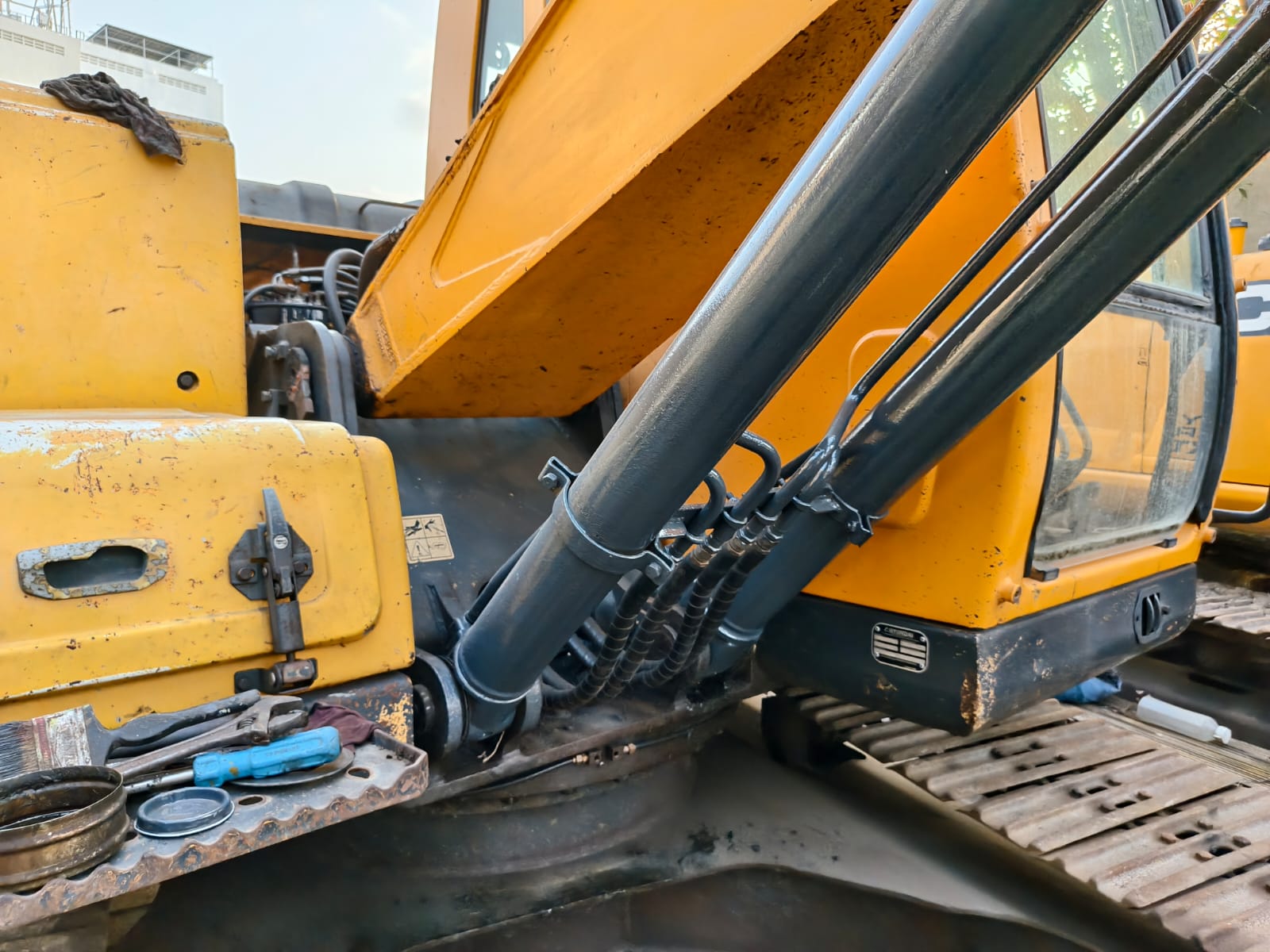 HYUNDAI EXCAVATOR 140LC 2013