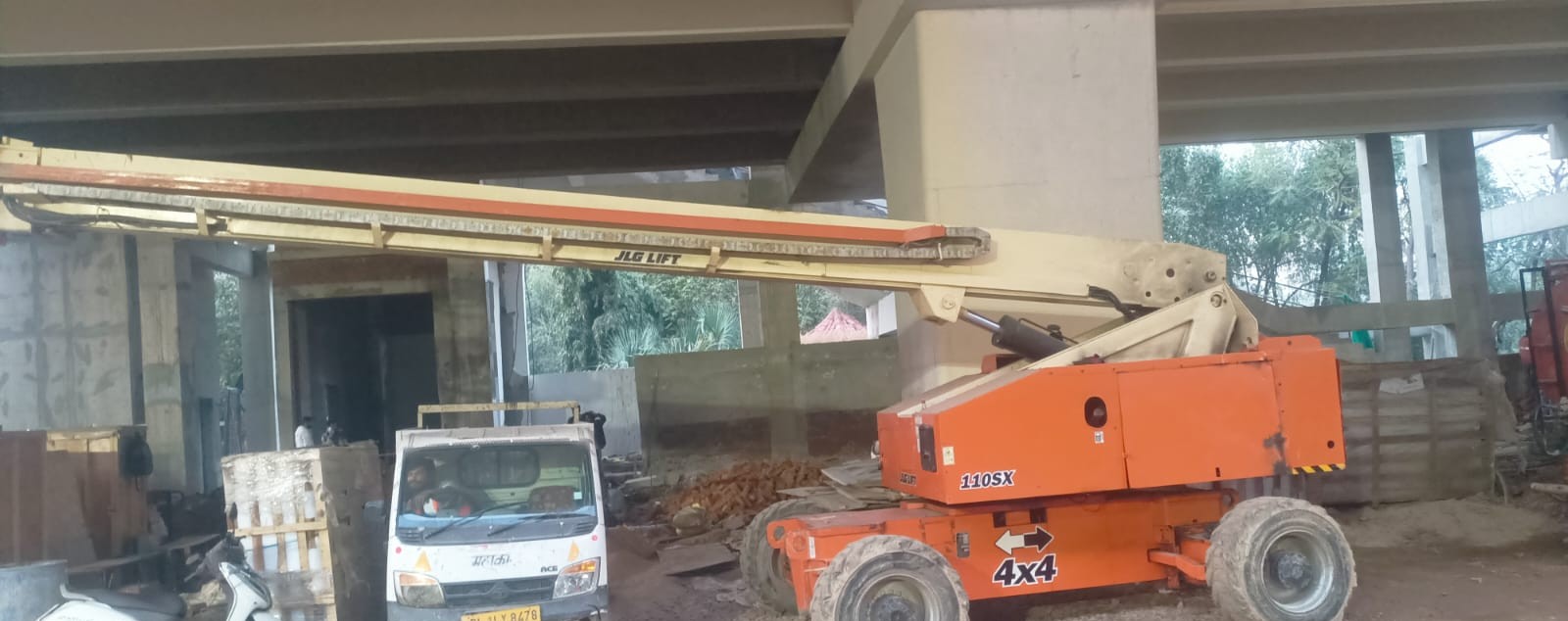 JLG BOOM LIFT 110SX 2002