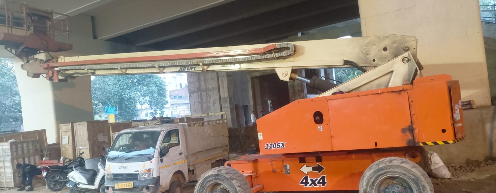 JLG BOOM LIFT 110SX 2002