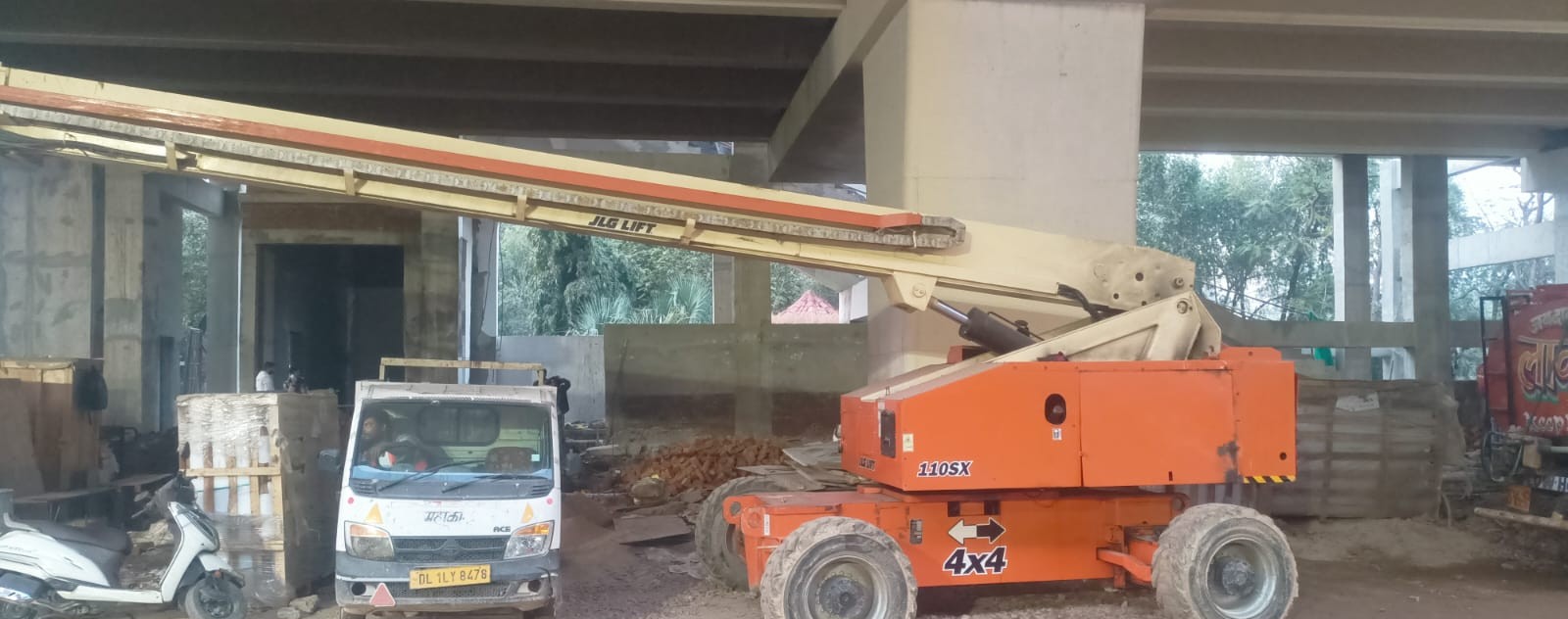 JLG BOOM LIFT 110SX 2002