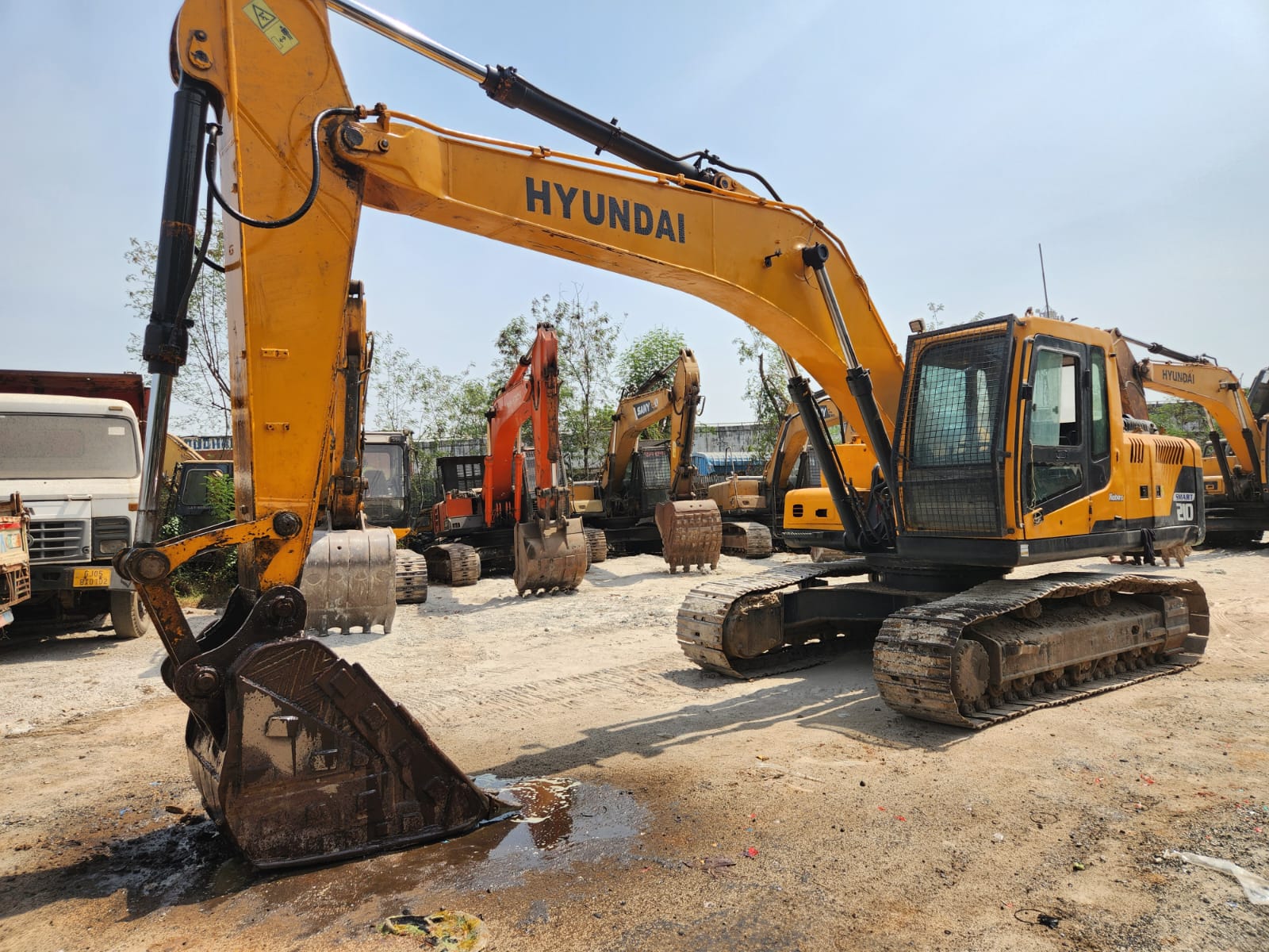 HYUNDAI EXCAVATOR R210 SMART 2018
