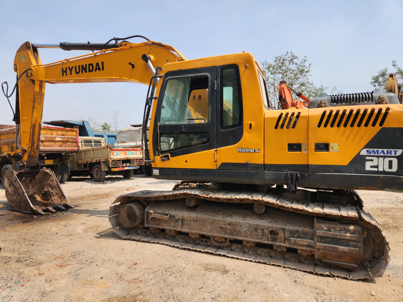 HYUNDAI EXCAVATOR R210 SMART 2018