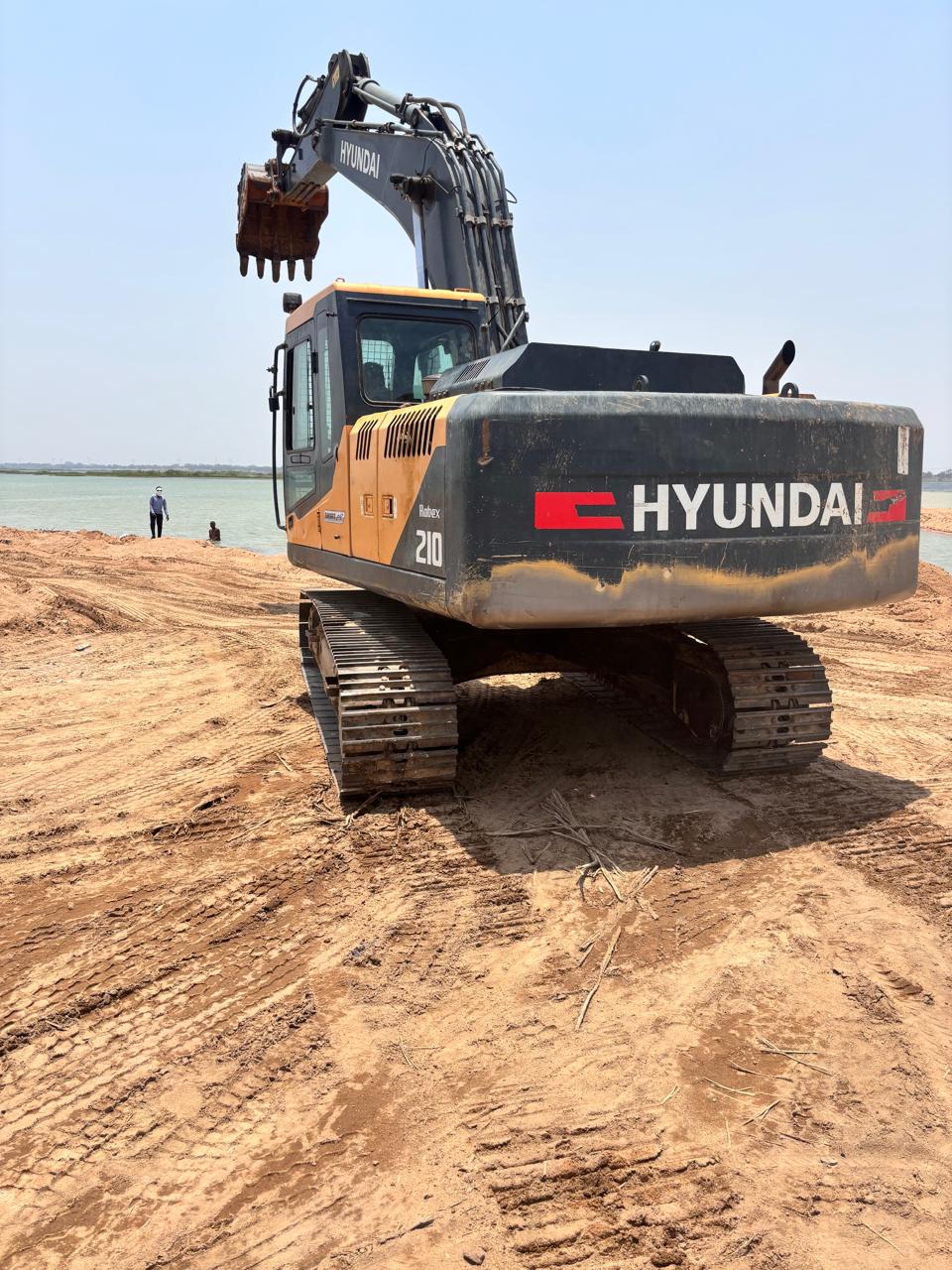 HYUNDAI EXCAVATOR R210 2021
