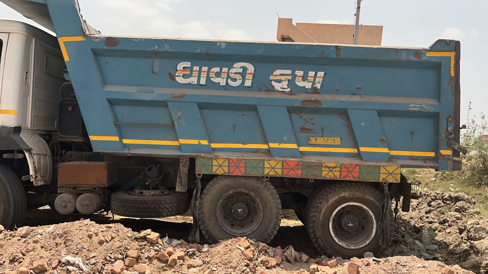 TATA SIGNA DUMP TRUCK 2518 2019
