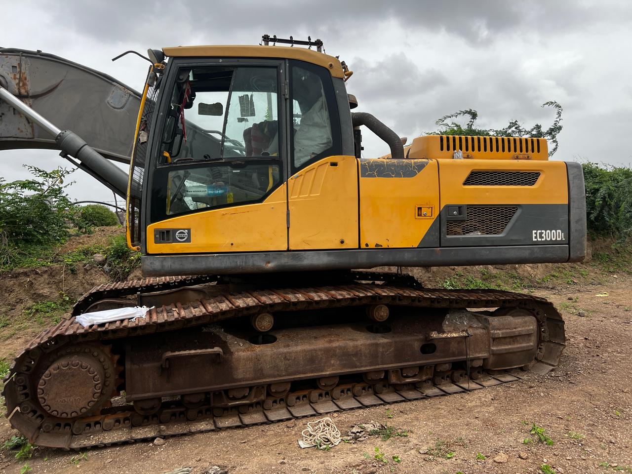 VOLVO EXCAVATORS EC300D 2015