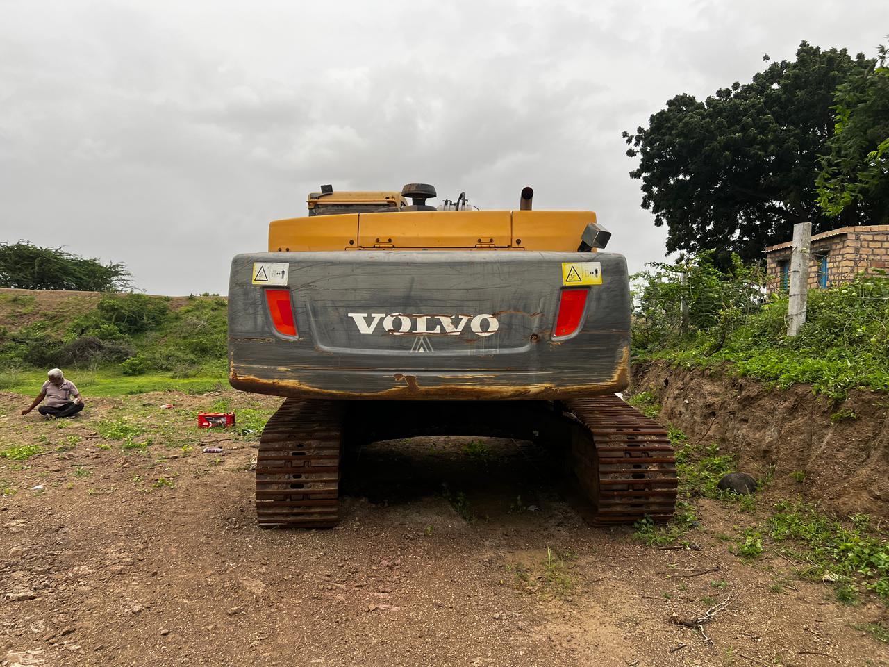 VOLVO EXCAVATORS EC300D 2015