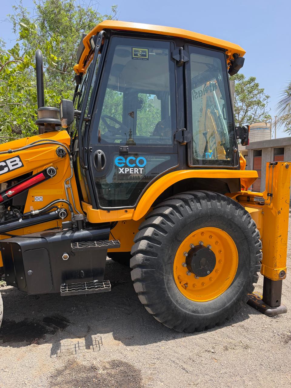 JCB BACKHOE 3DX 2024