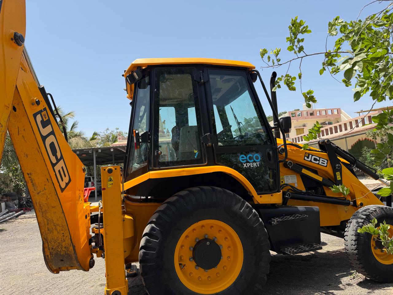 JCB BACKHOE 3DX 2024