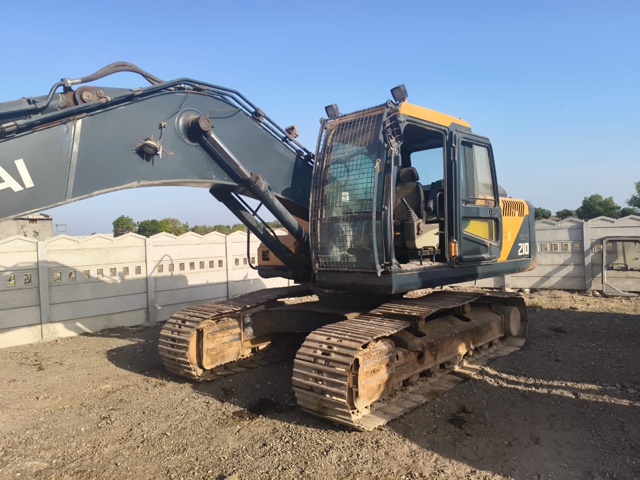 HYUNDAI EXCAVATOR R210 2021