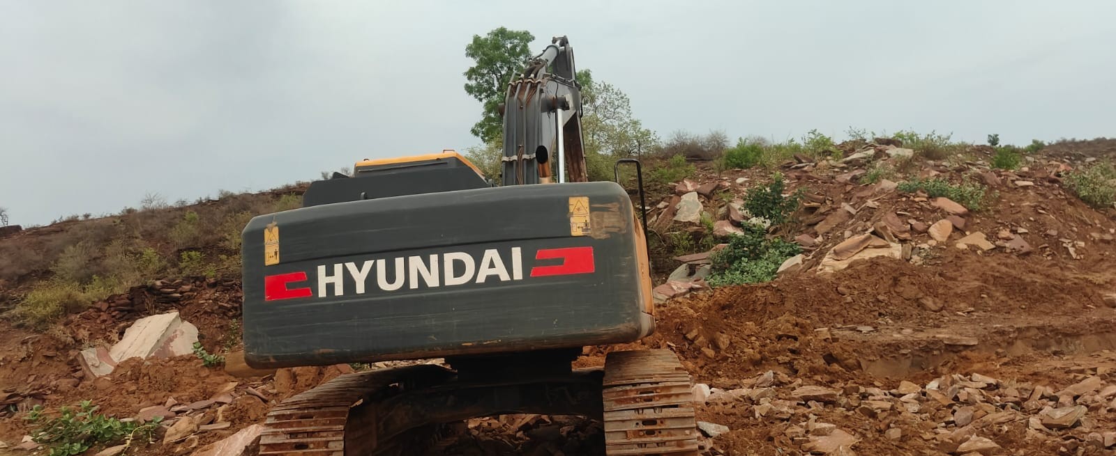 HYUNDAI EXCAVATOR R215 2023