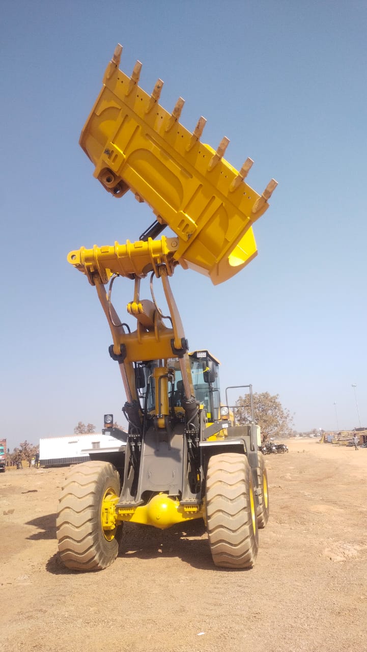 SDLG WHEEL LOADER H8567 2024