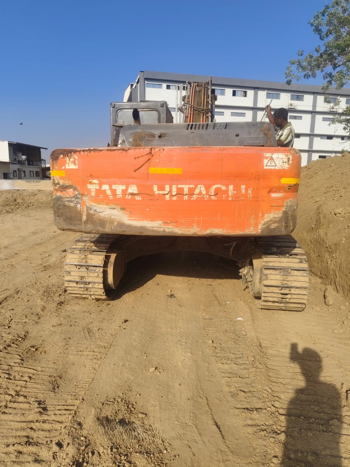 TATA HITACHI EXCAVATOR EX200 2016