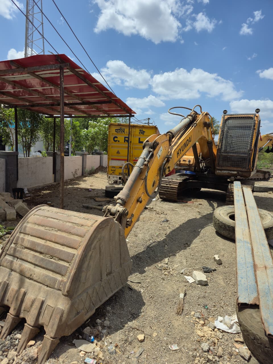 HYUNDAI EXCAVATOR 140LC 2015