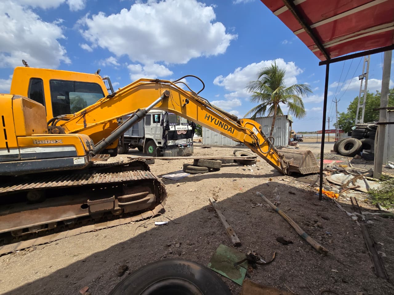 HYUNDAI EXCAVATOR 140LC 2015