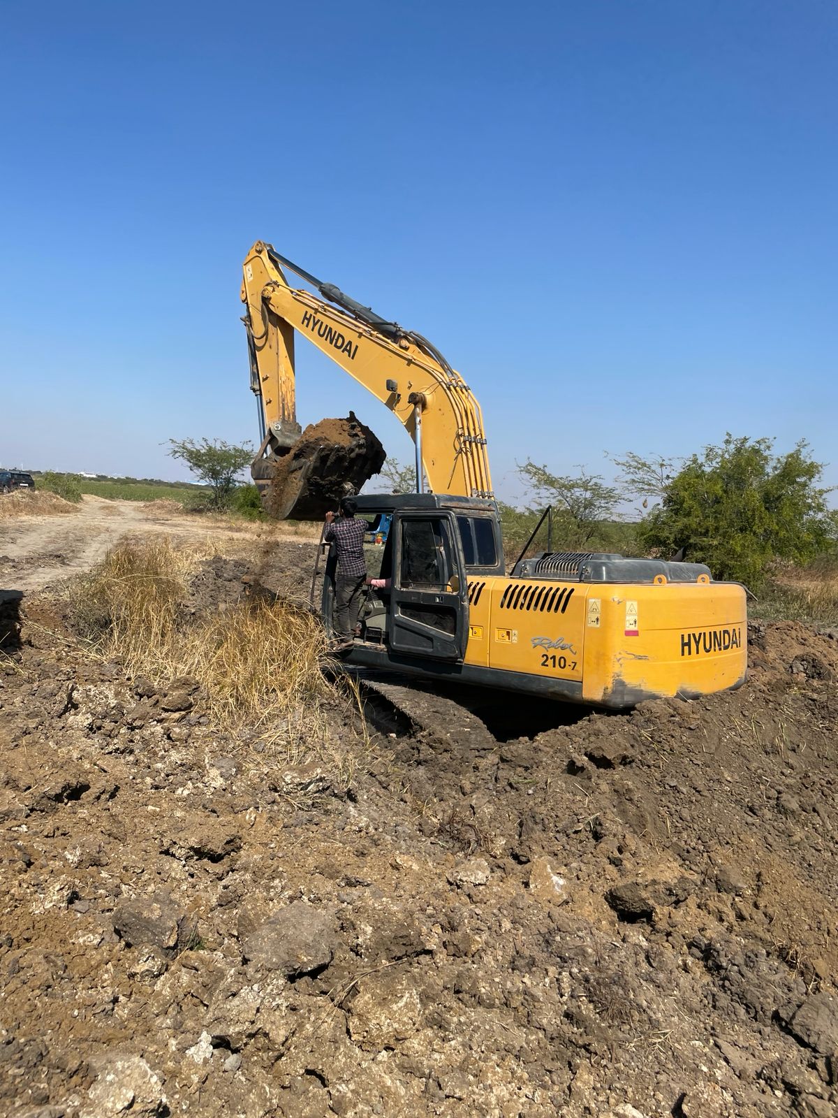 HYUNDAI EXCAVATOR R210-7 2017