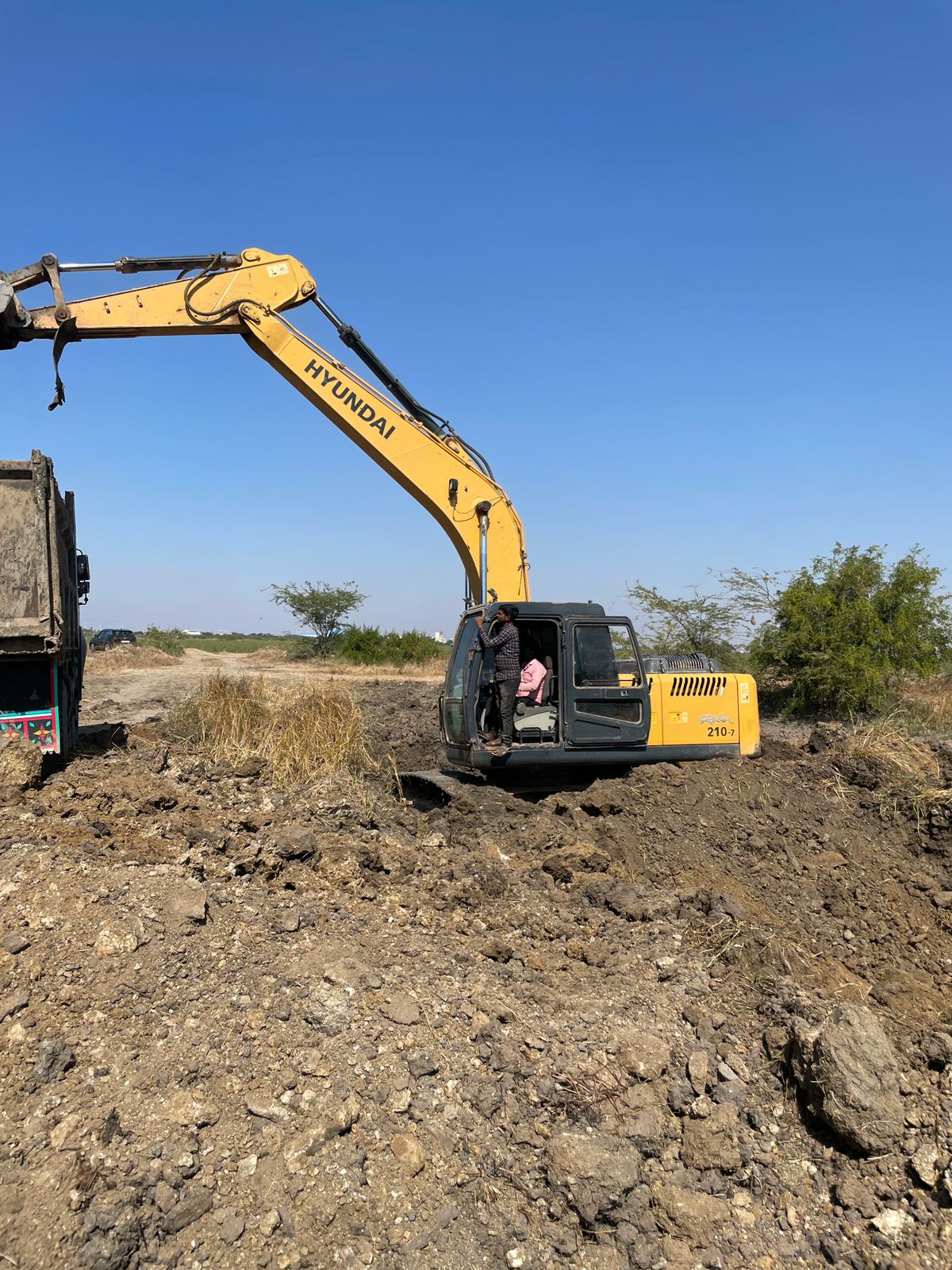 HYUNDAI EXCAVATOR R210-7 2017