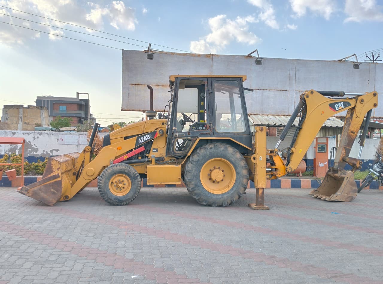 CAT BACKHOE 424B 2020