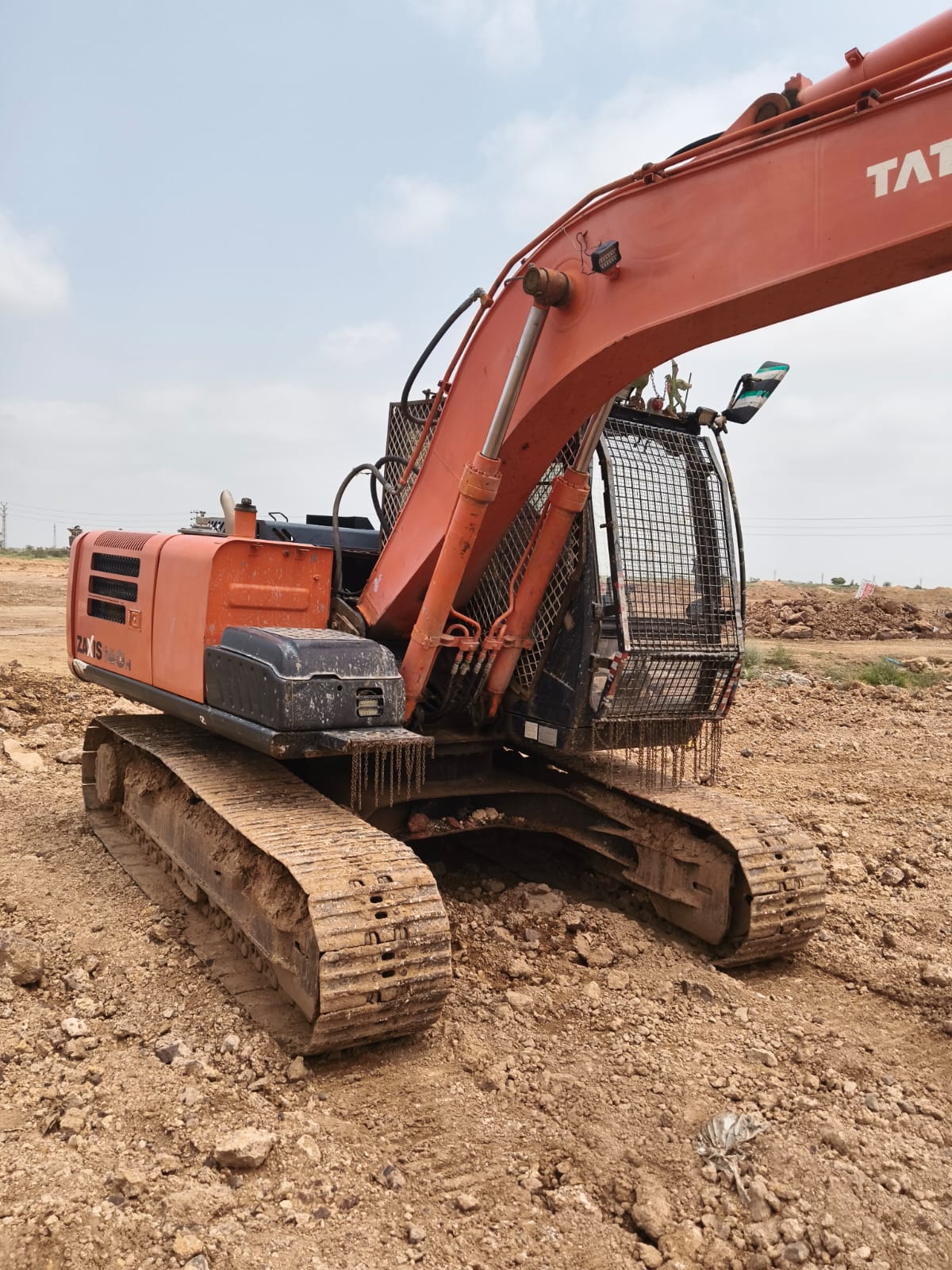 TATA HITACHI EXCAVATOR ZAXIS 140 2018