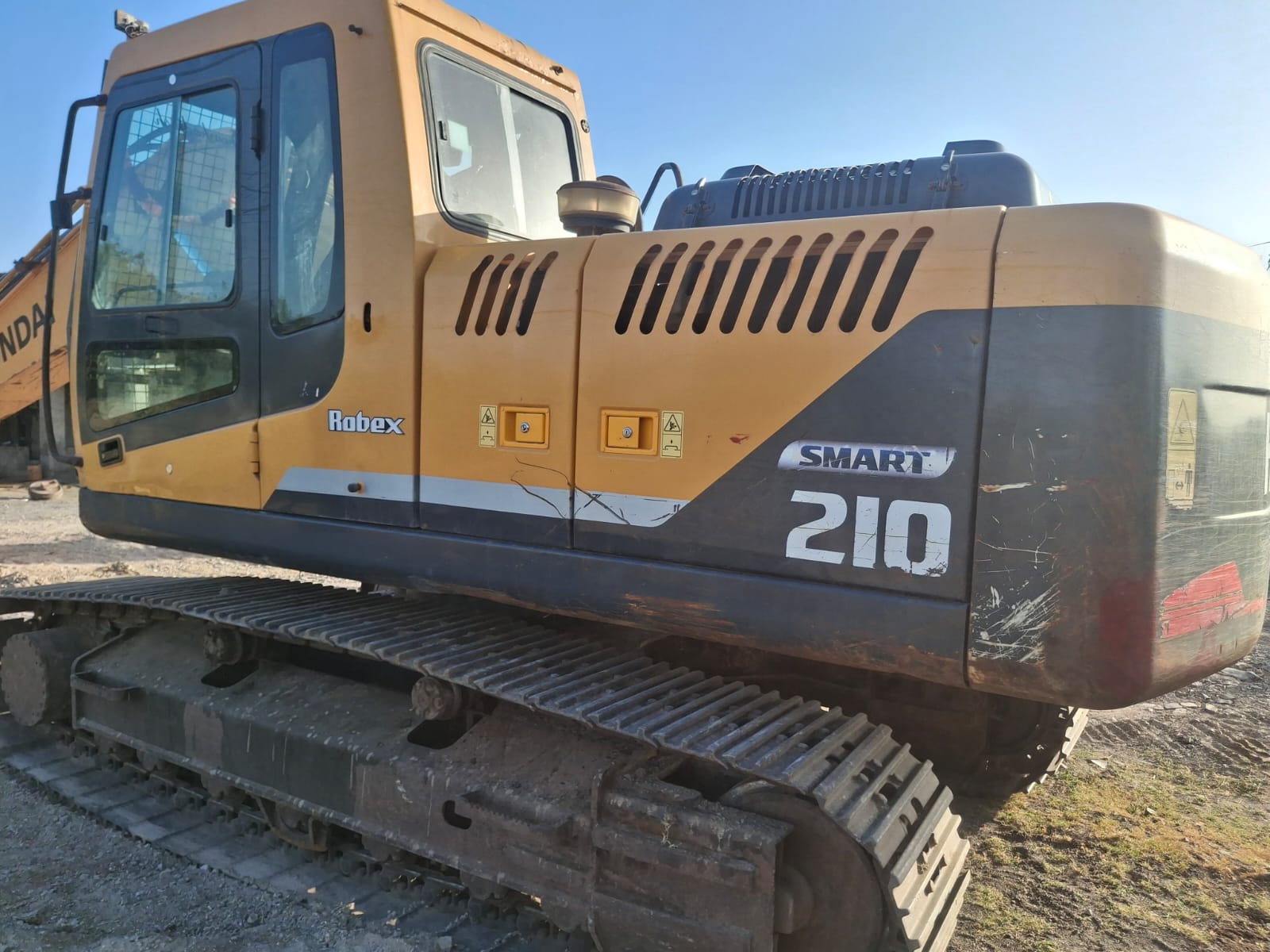 HYUNDAI EXCAVATOR R210 2017
