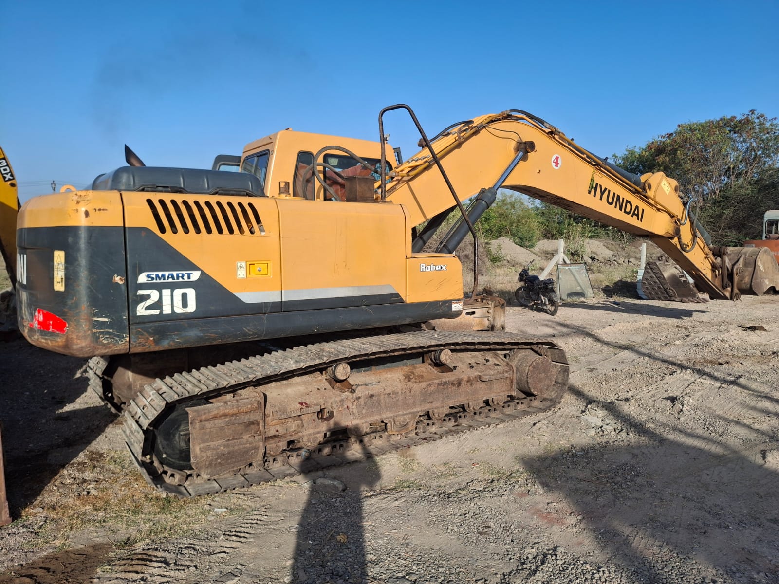 HYUNDAI EXCAVATOR R210 2017