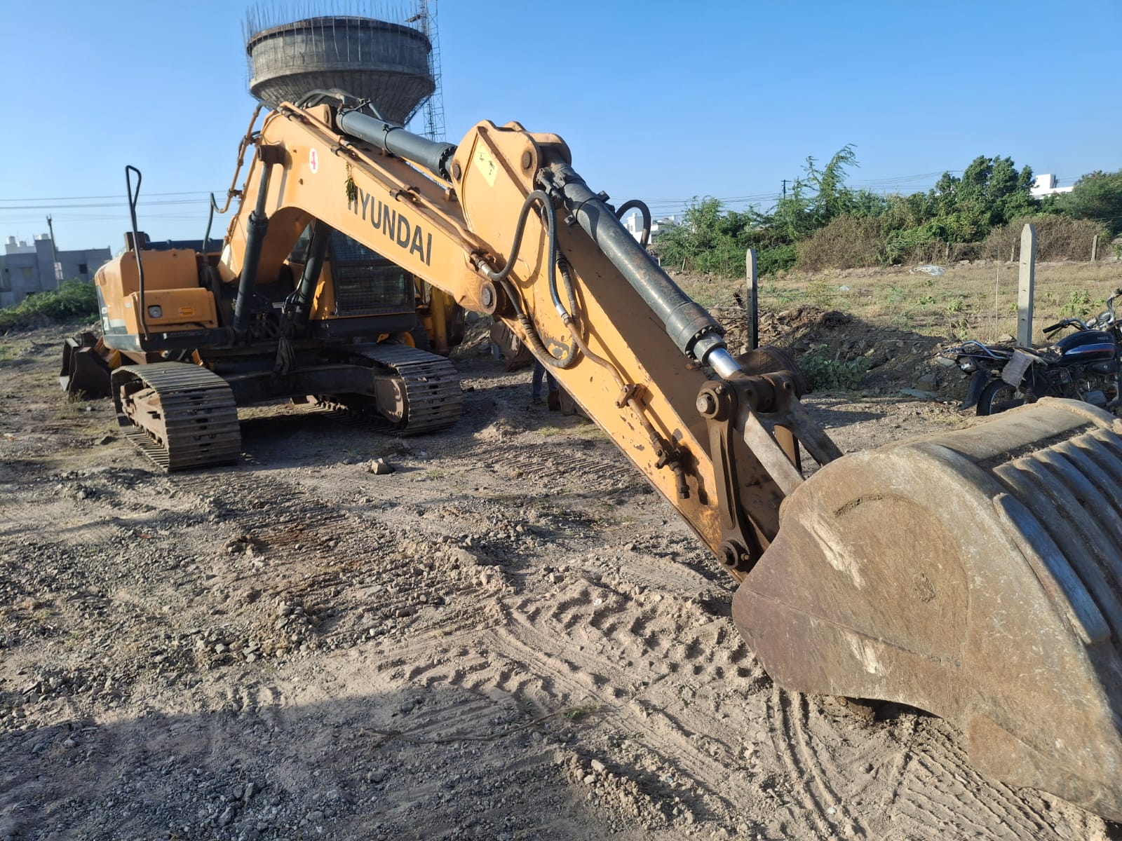 HYUNDAI EXCAVATOR R210 2017