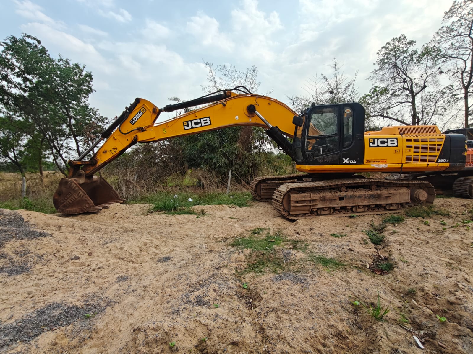 JCB EXCAVATOR 380LC 2019