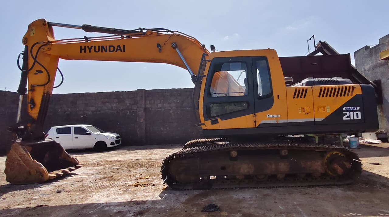 HYUNDAI EXCAVATOR R210 2020