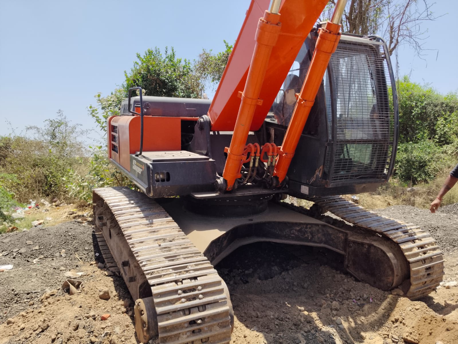 TATA HITACHI EXCAVATAR EX200 2023