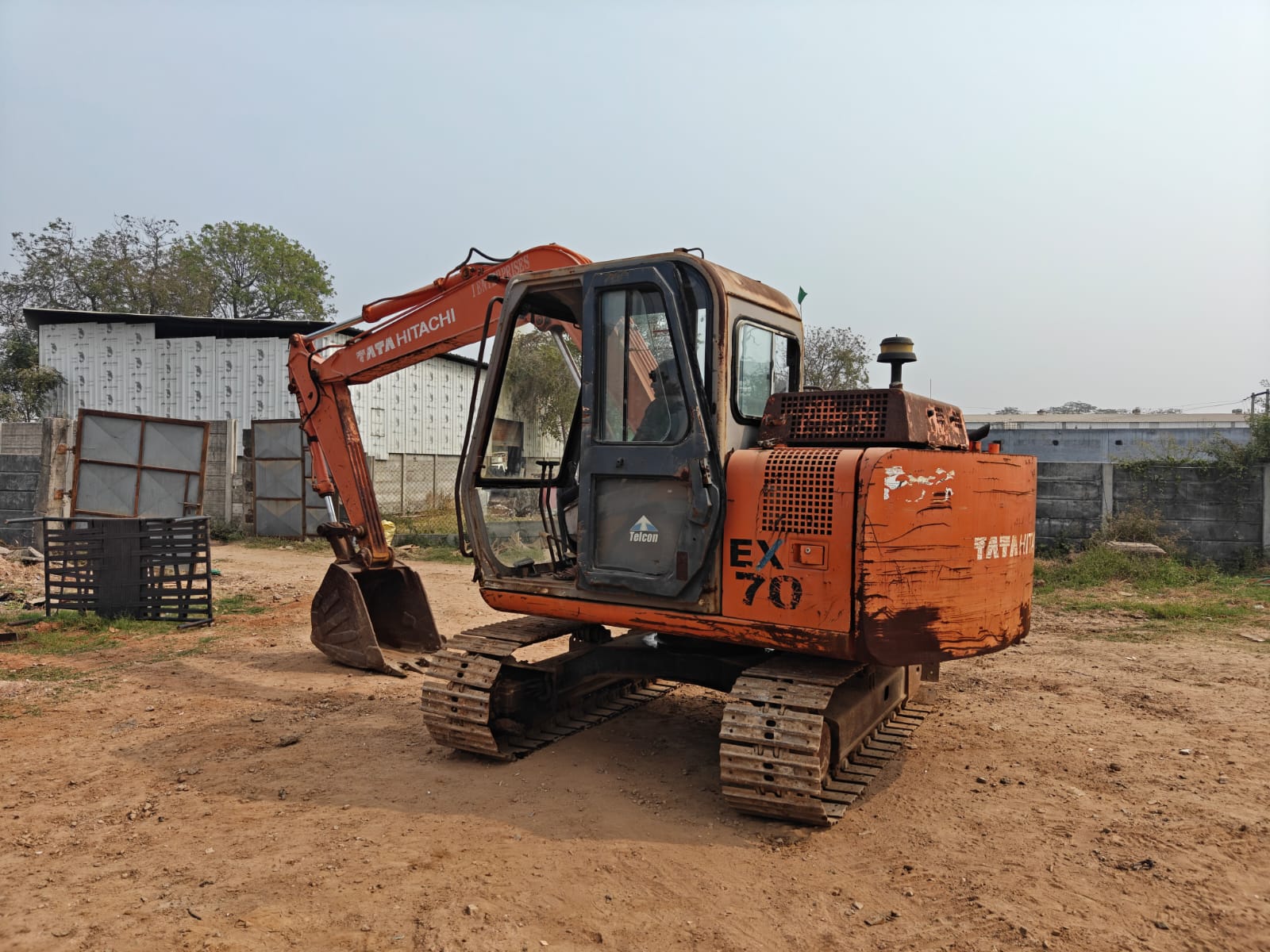 TATA HITACHI EXCAVATOR EX70 2012