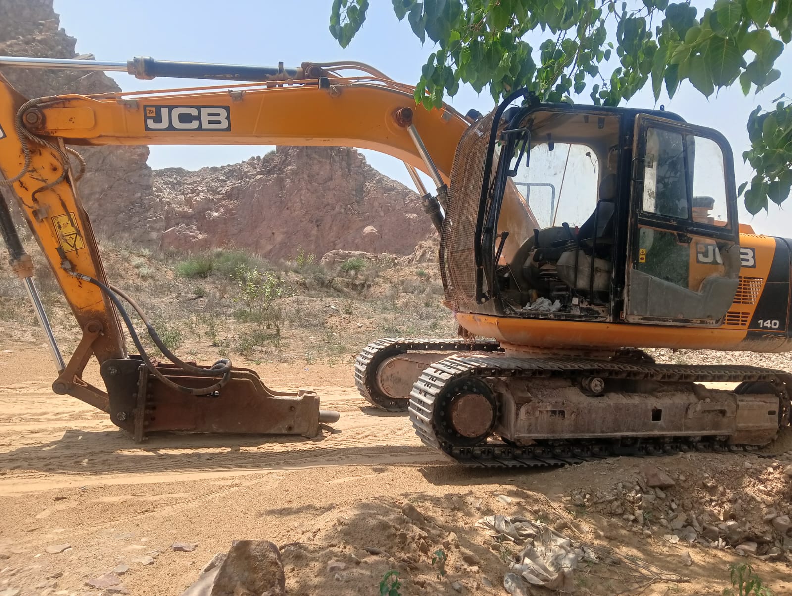 JCB EXCAVATOR JS140 2022