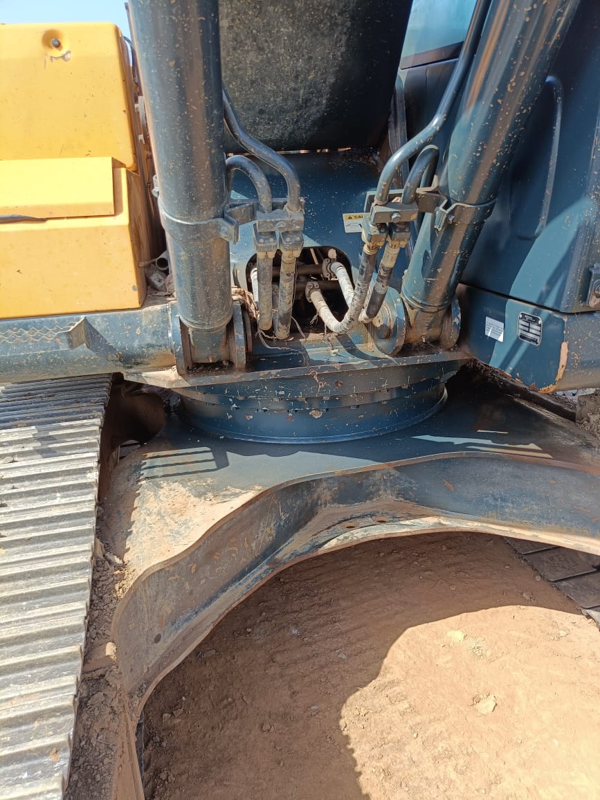 HYUNDAI EXCAVATOR R210 2023