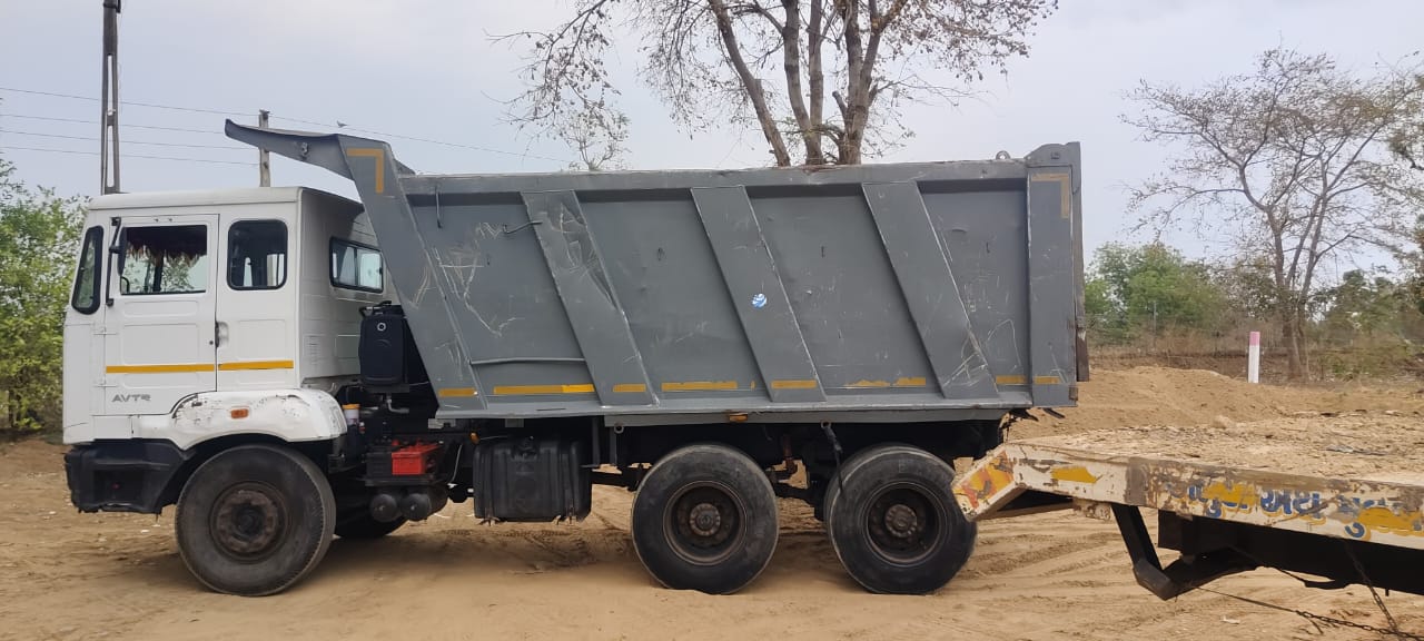 ASHOK LEYLAND MIXER TRUCK 2820 2023