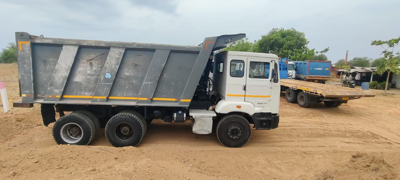 ASHOK LEYLAND MIXER TRUCK 2820 2023