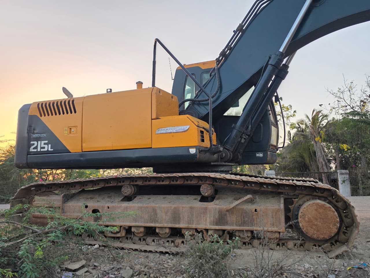 HYUNDAI EXCAVATOR R215L 2022
