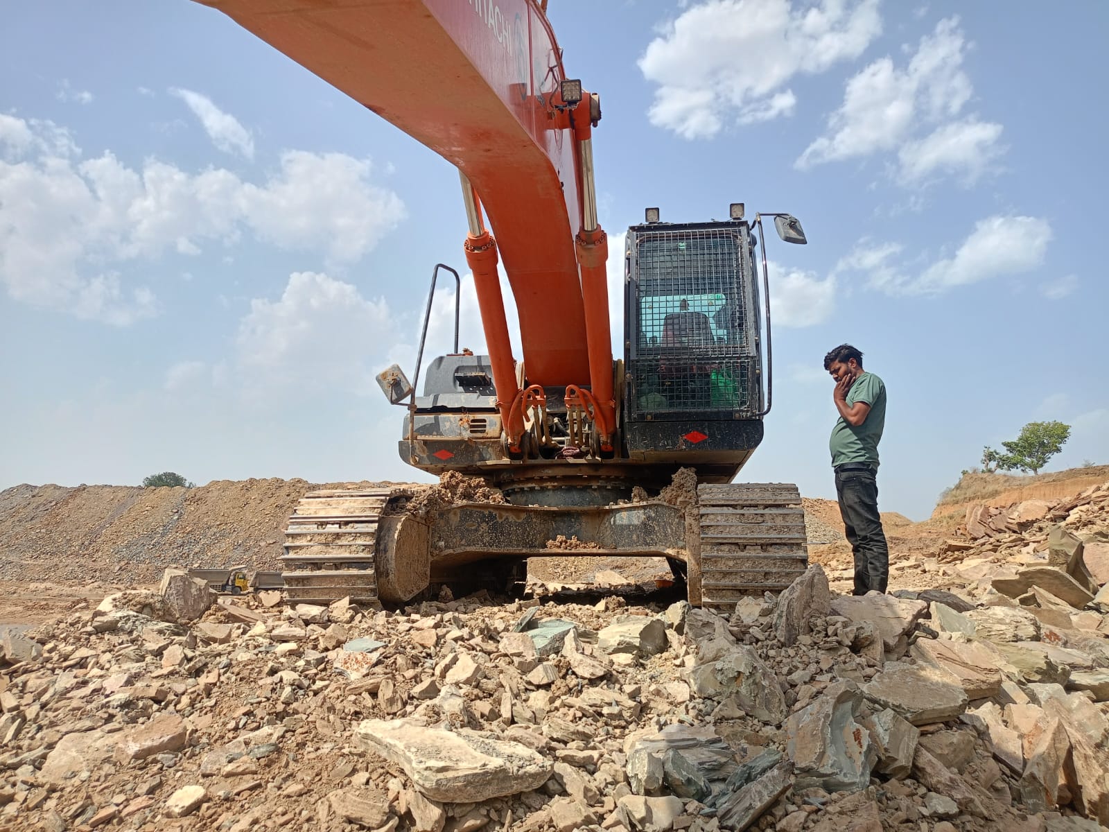 TATA HITACHI EXCAVATOR ZAXIS 370 2023