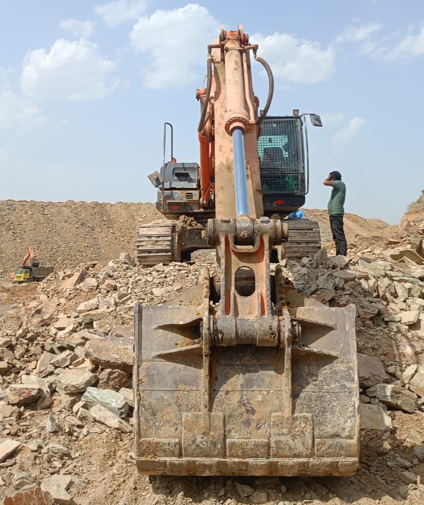 TATA HITACHI EXCAVATOR ZAXIS 370 2023