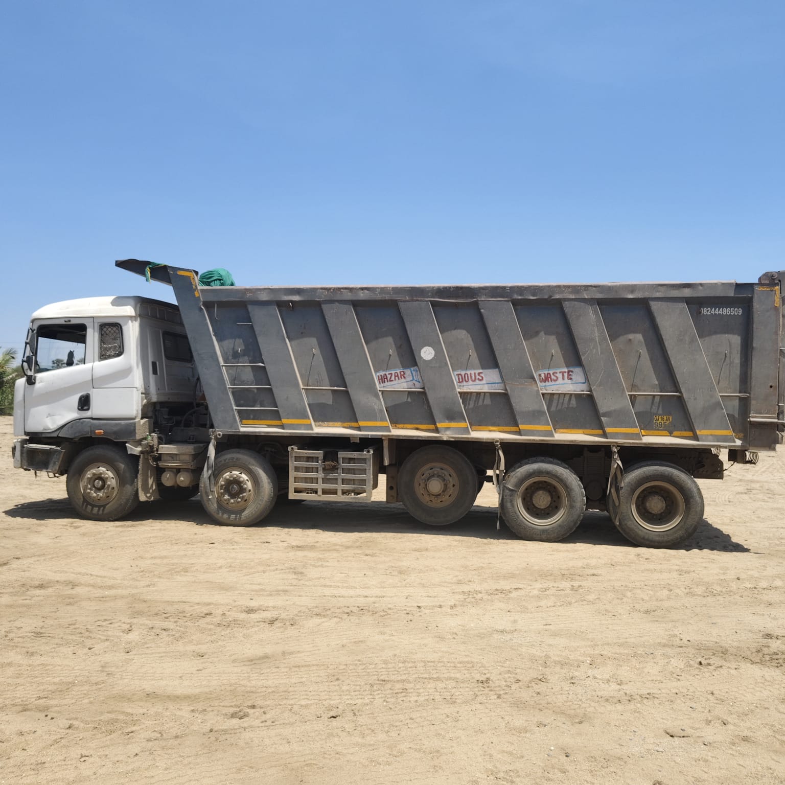 ASHOK LEYLAND DUMP TRUCK 4825.TK 2021