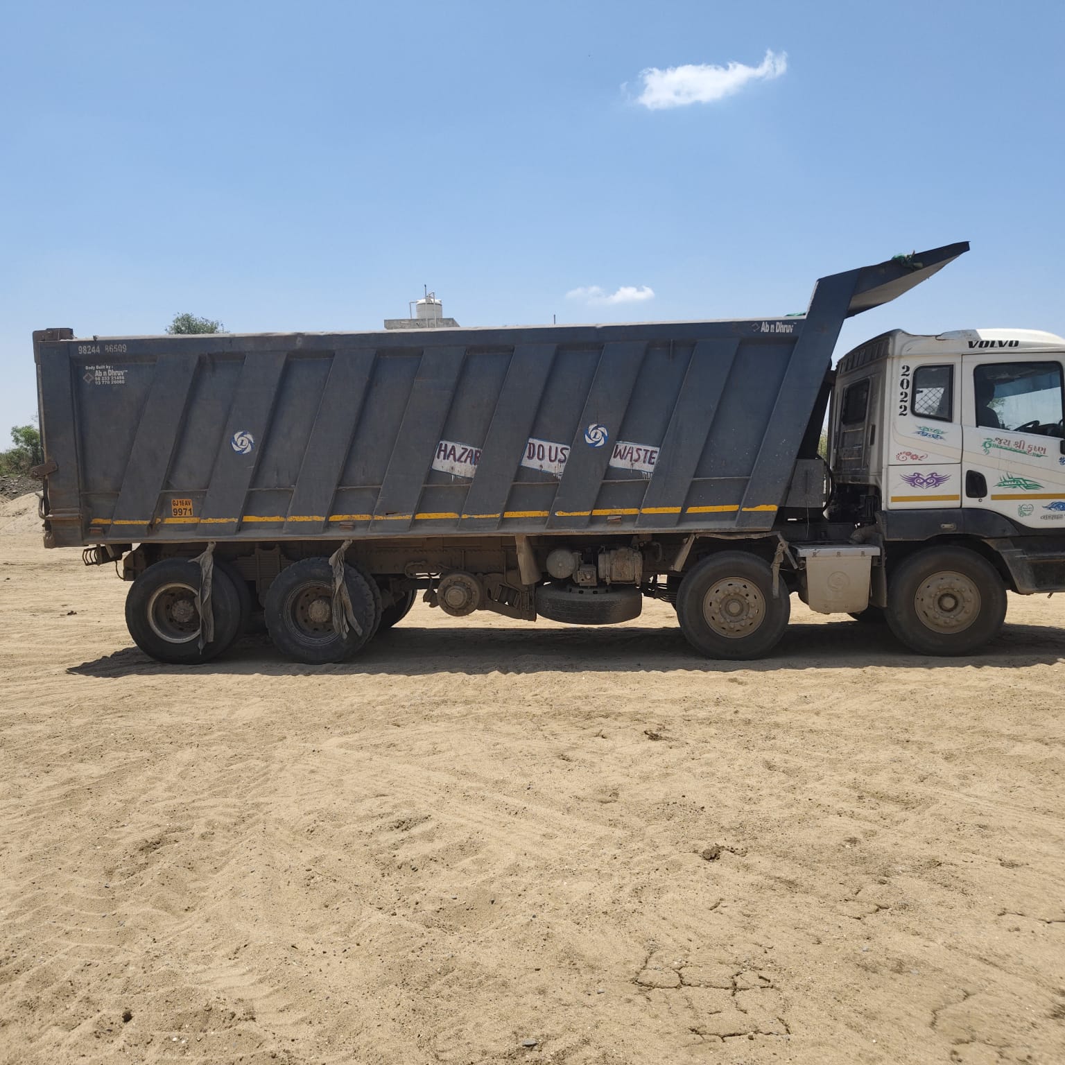 ASHOK LEYLAND DUMP TRUCK 4825.TK 2022