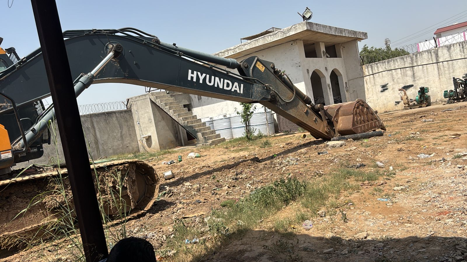 HYUNDAI EXCAVATOR R215L 2023