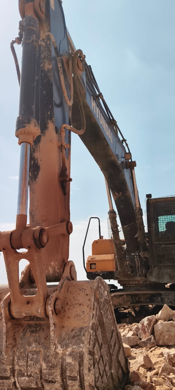 HYUNDAI EXCAVATOR R210 2021