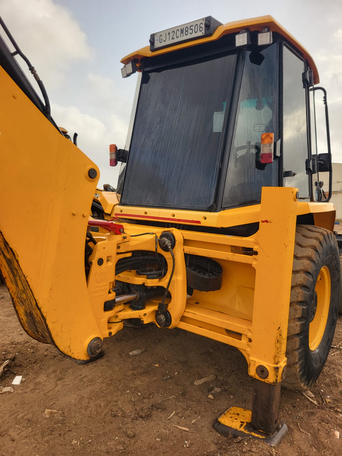 JCB BACKHOE 3DX 2024