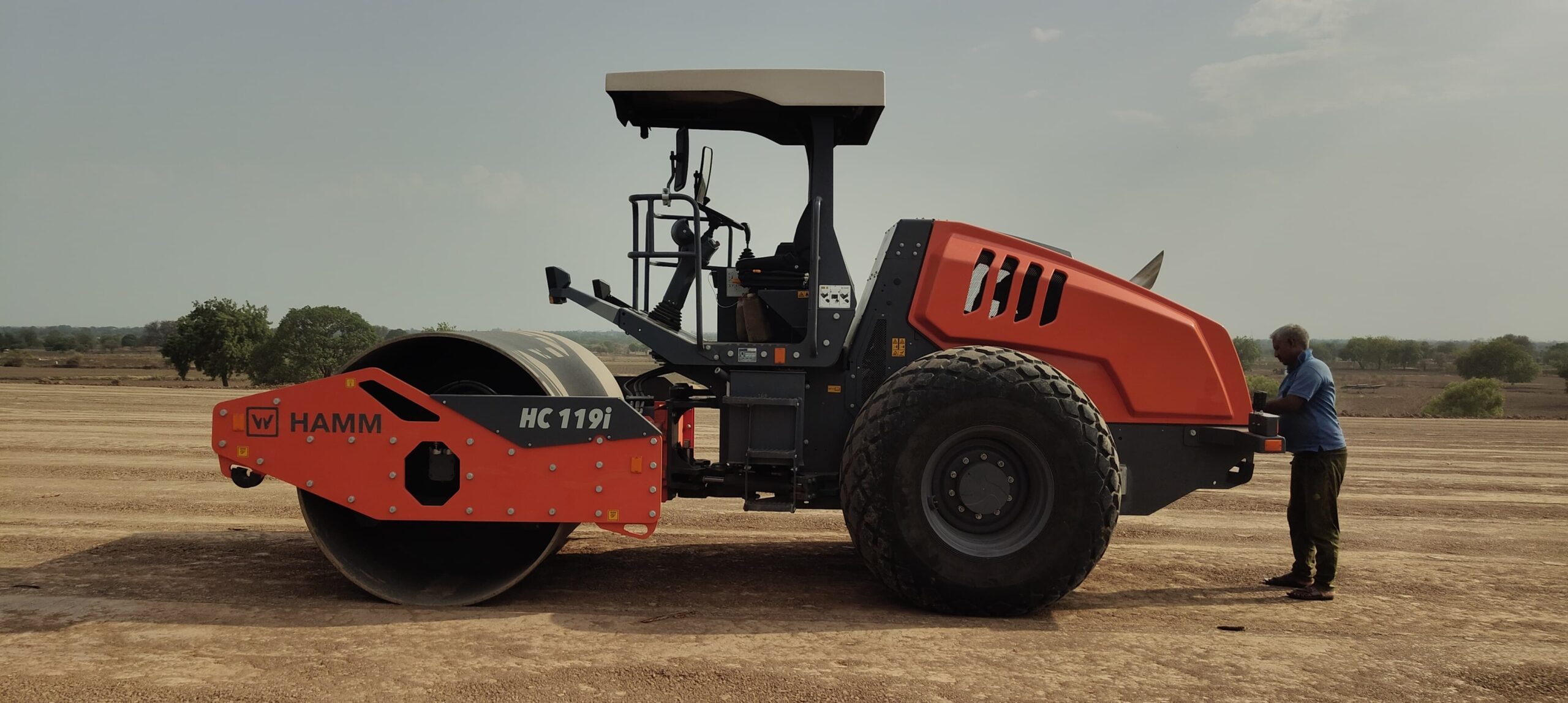 HAMM SOIL COMPACTOR HC 119 ROLLER 2025