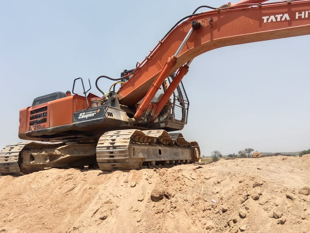 TATA HITACHI EXCAVATOR EX 210 2022