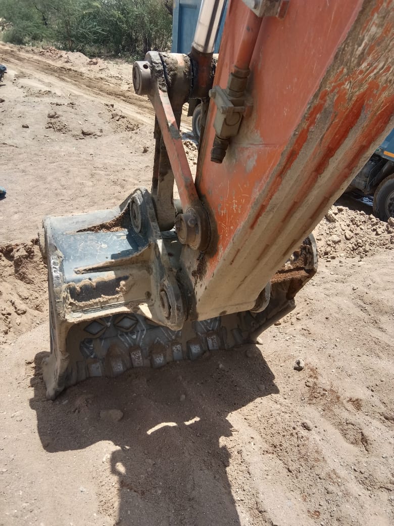 TATA HITACHI EXCAVATOR EX 210 2022