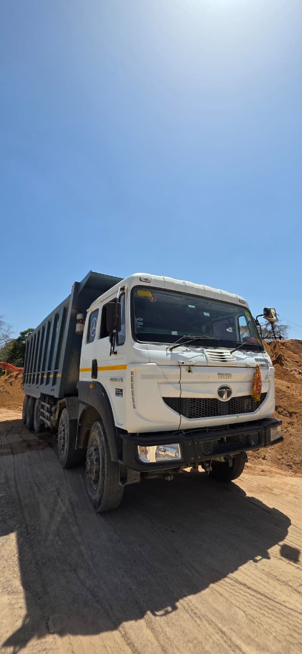 TATA SIGNA DUMP TRACK 4830 2023