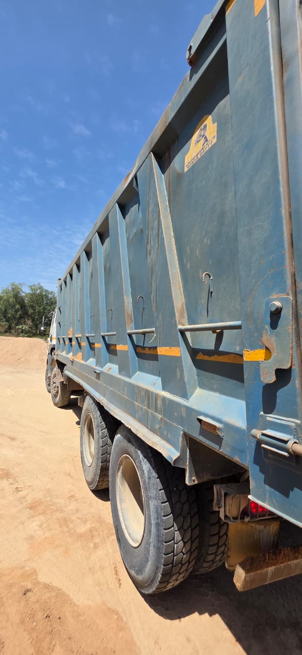 TATA SIGNA DUMP TRACK 4830 2023